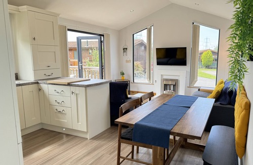 Strensall Cottage | The Birches - free Hot Tub.