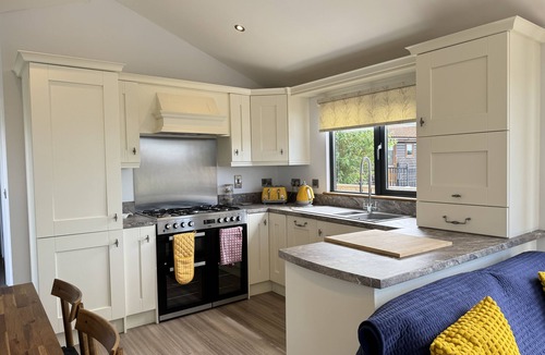 Strensall Cottage | The Birches - free Hot Tub.