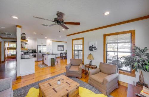 Edom House | ‘The Bird’ Cabin Peaceful Refuge in East Texas