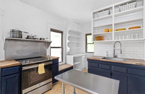 Xenia House | The Bird Cage