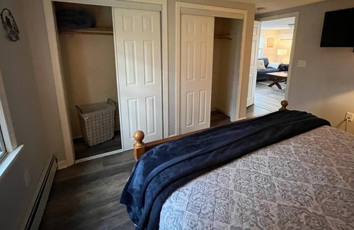 Vernon House | The Bird House, Vernon CT