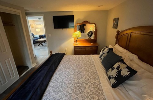 Vernon House | The Bird House, Vernon CT