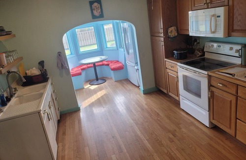 Weskan House | The Birdhouse Retreat