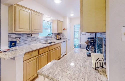 Sailhouse Condo | The Birds and the Beach w/ Pool, Tennis, Pier & Boat Launch