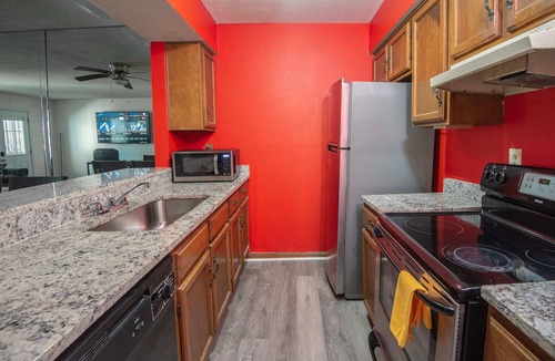 New Castle Apartment | The Birmingham Getaway in a Quiet Area