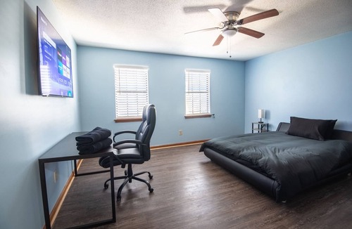 New Castle Apartment | The Birmingham Getaway in a Quiet Area