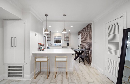 South Central Houston Apartment | The Bishop's Haven 2