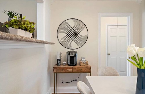 South Central Houston Apartment | The Bishop’s Haven 3