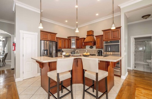 West Chester House | The Bishops Manor, Stay for 10!