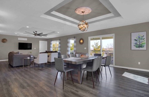 Hermann House | The Bittersweet Inn: Brand new 6 bed 5 bath house