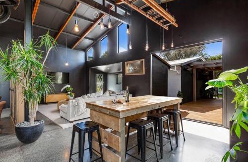 Kumeu Apartment | The Black Barn - 2 Bedrooms