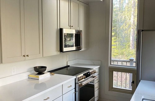 Black Butte Ranch House | The Black Beaut Cabin