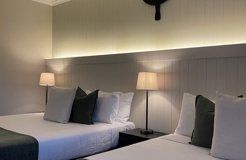 Traralgon Hotel | The Black Bull Motel