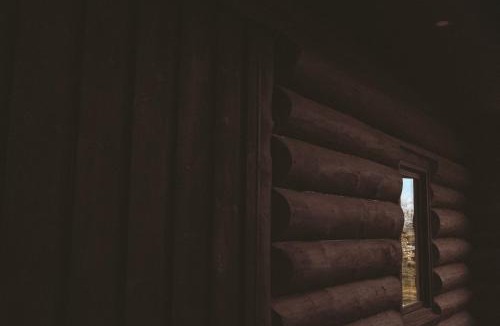 Riverport Villa | The Black Crow Lodge with w/Hot Tub & Views