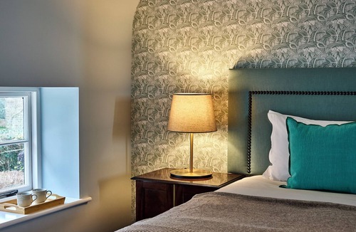 Ford Hotel | The Black Horse, Climping