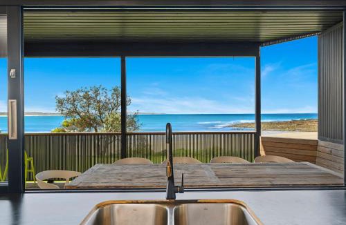 Arrawarra Headland House | The Black House