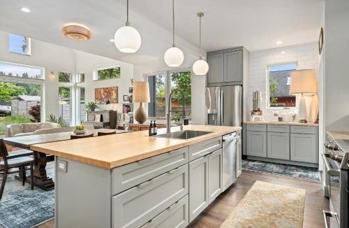 Fairhaven House | The Black Squirrel in Fairhaven