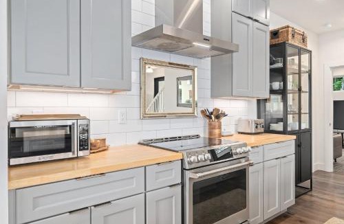 Fairhaven House | The Black Squirrel in Fairhaven
