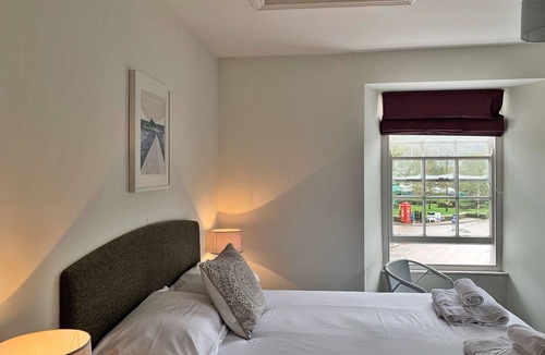 Gweek Hotel | The Black Swan