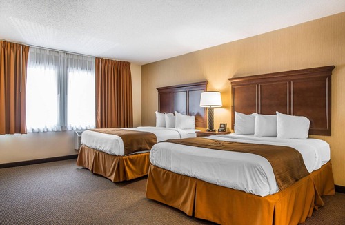 Lenox Dale Hotel | The Black Swan Lee - Lenox, an Ascend Collection Hotel