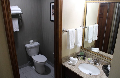 Lenox Dale Hotel | The Black Swan Lee - Lenox, an Ascend Collection Hotel