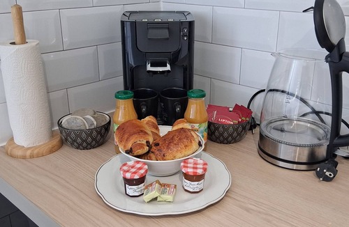 Chalette-sur-Loing House | The Black & White: MONTARGIS/CHALETTE