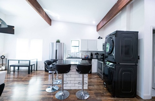 East Memphis House | The Black & White House of Memphis
