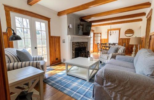 Augusta House | The Blake Cottage by StayLage