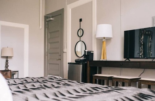 Lake City Apartment | The Blanche -Room 212