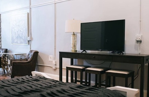 Lake City Apartment | The Blanche Room 214