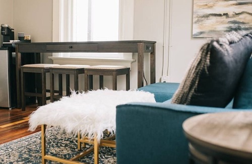 Lake City Apartment | The Blanche - Room 306