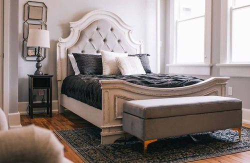 Lake City Apartment | The Blanche - Room 307