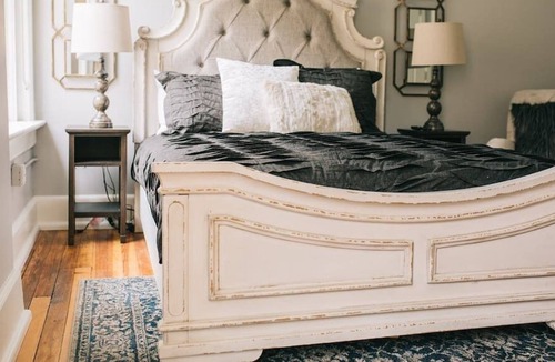 Lake City Apartment | The Blanche - Room 310