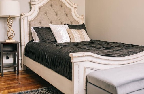 Lake City Apartment | The Blanche - Room 314