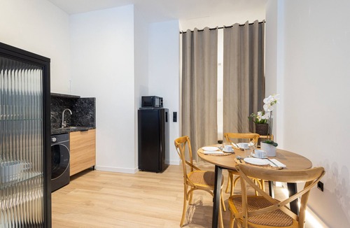 L'Amistat Apartment | The Blasco Ibañez Apartment 02 by Florit Flats