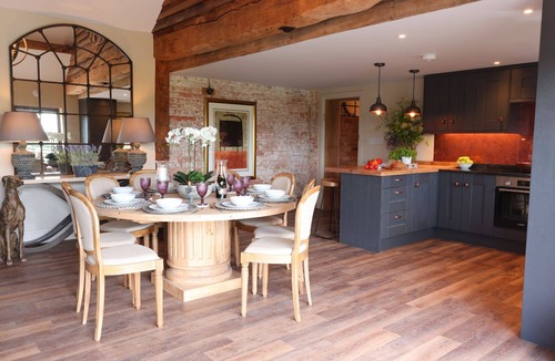 Quedgeley Apartment | The Blended Barn - Luxury Cottages