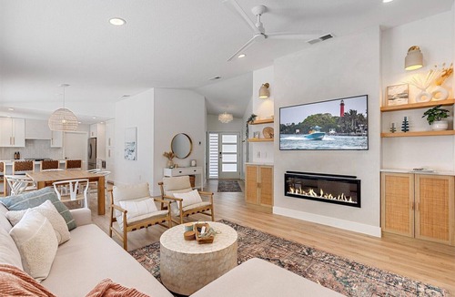 Arlington Park House | The Blessing House - Htd Pool & Spa, Close to Beaches