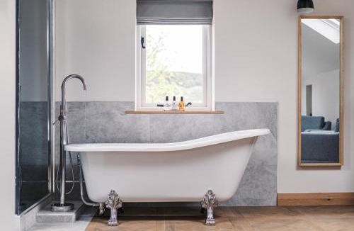 Litton Hotel | The Blind Bull