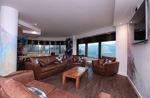 Liverpool City Centre Apartment | The Bling Hotel by UStay