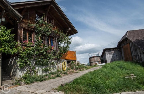 Eriz House | The Blossom House