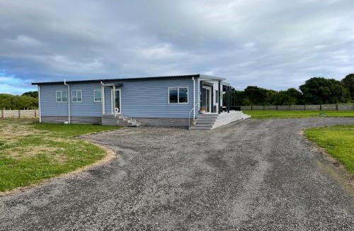 Pungarehu House | The Blue Bach