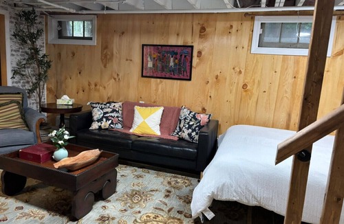 West Hartford Apartment | The Blue Back Burrow