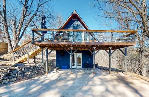 Beaver Shores House | The Blue Beaver Cottage