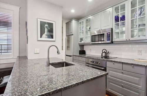 Historic District - North Apartment | The Blue Belle on Lincoln