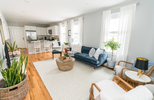 New Haven Apartment | The Blue Bird