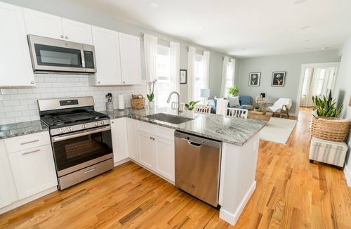 New Haven Apartment | The Blue Bird