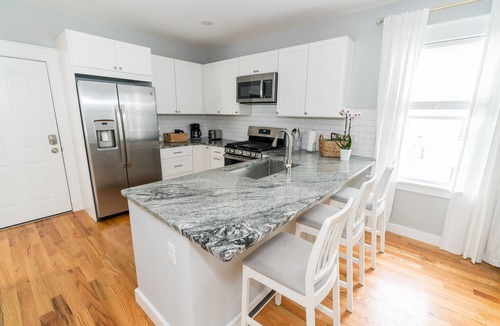 New Haven Apartment | The Blue Bird