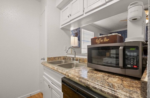Brentwood Apartment | The Blue | Brentwood Suite Near Downtown ATX