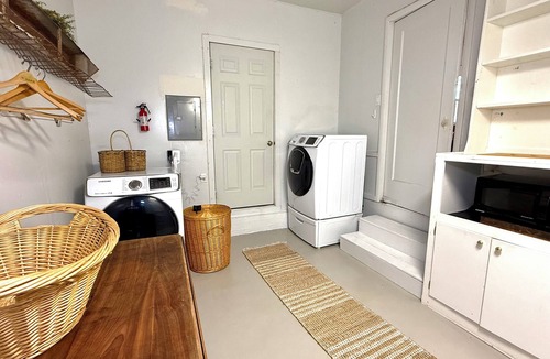 Ponca City House | The Blue Bungalow 3bed/1bath, centrally located, WiFi, monthly rates available