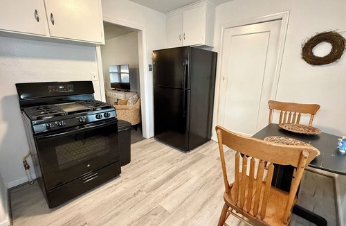 Ponca City House | The Blue Bungalow 3bed/1bath, centrally located, WiFi, monthly rates available